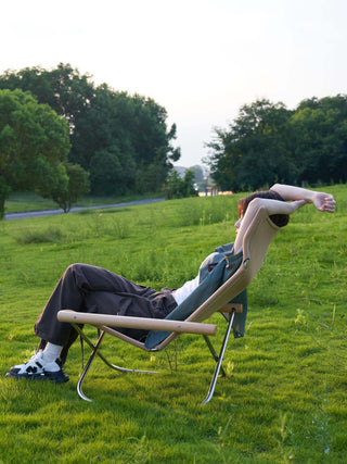 contemporary zoe foldable lounge chair