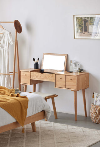 milaz chic vanity study