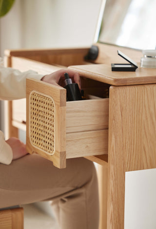 pisto minimalist dressing table