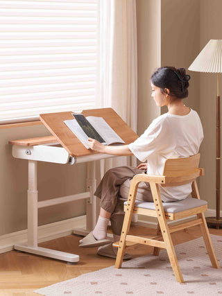 Elio Adjustable Childrens Desk