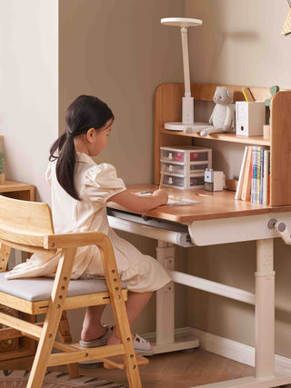 Elio Adjustable Childrens Desk
