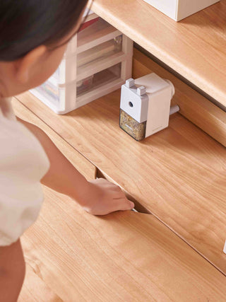 Elio Adjustable Childrens Desk