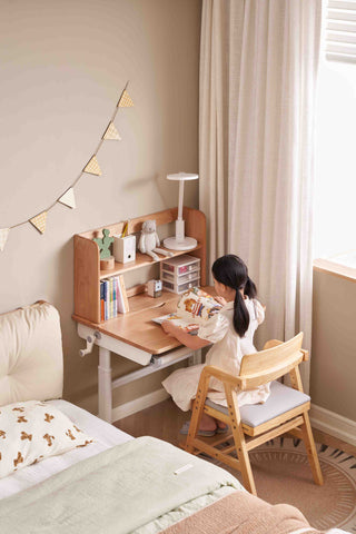 Elio Adjustable Childrens Desk
