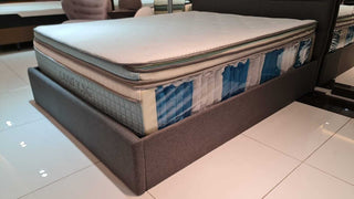 comfy showroom mattress display