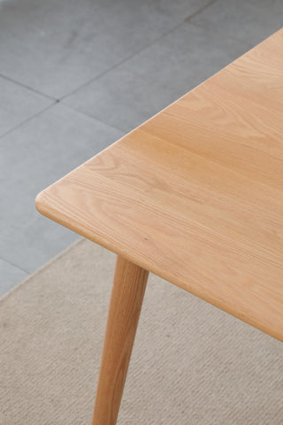 dante oak wood dining table rich texture